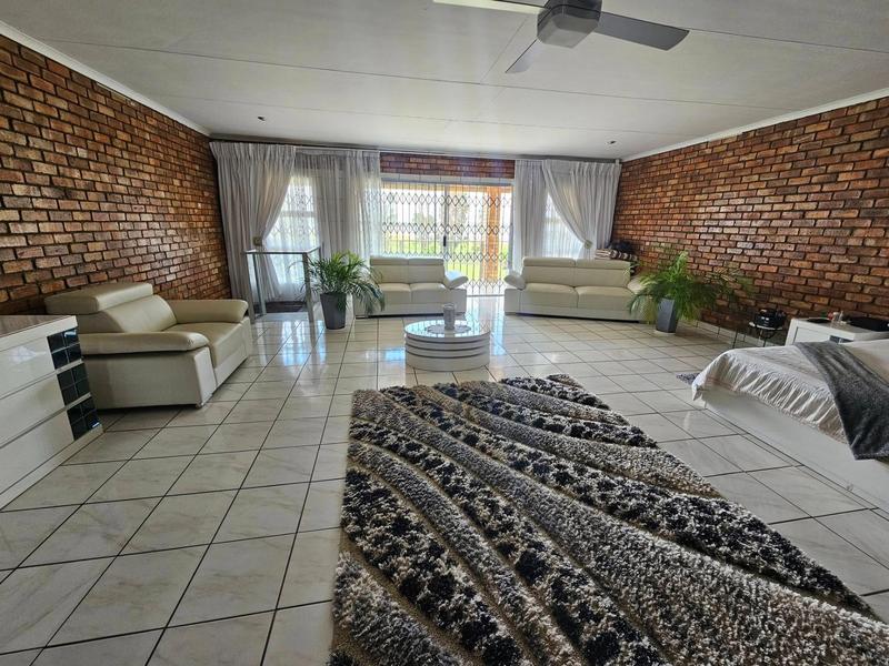 3 Bedroom Property for Sale in Oranjeville Free State